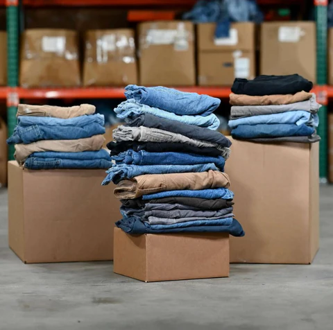 Lavaggio abbigliamento ingrosso e grandi quantità